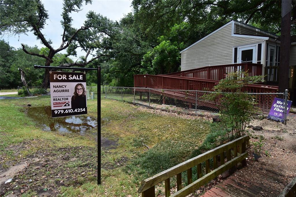 592 Paloma Street, Bay City, Texas image 1