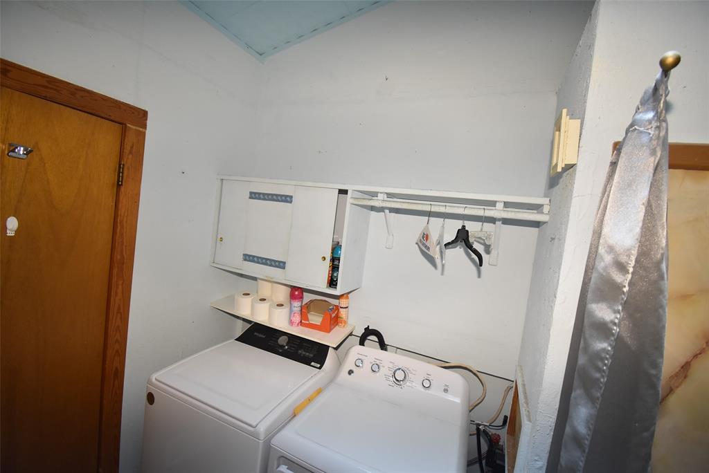 592 Paloma Street, Bay City, Texas image 18