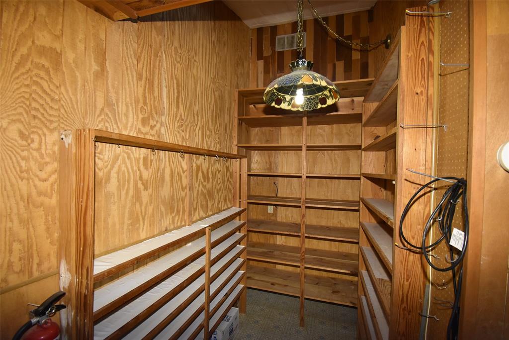 592 Paloma Street, Bay City, Texas image 3
