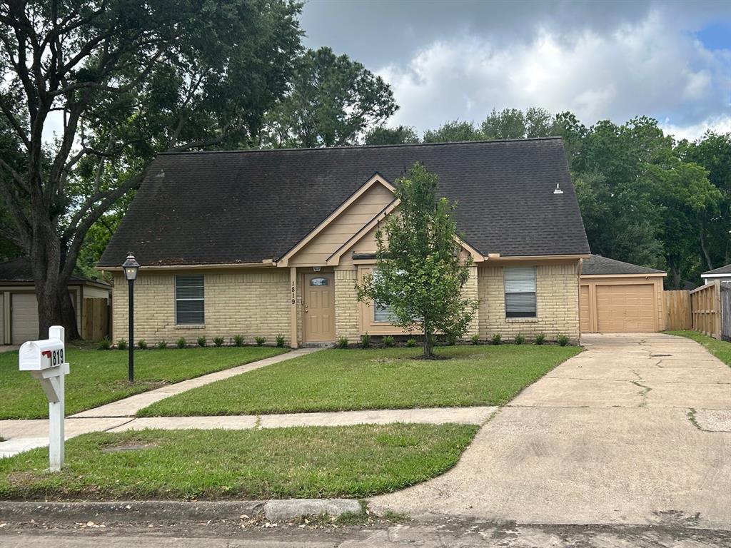 1819 Indian Wells Drive, Missouri City, Texas image 1