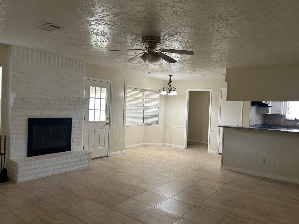 1819 Indian Wells Drive, Missouri City, Texas image 9