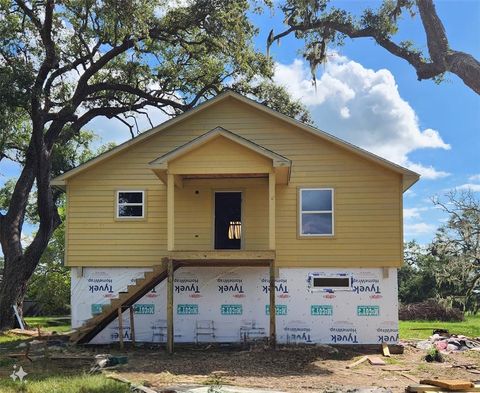 A home in Angleton