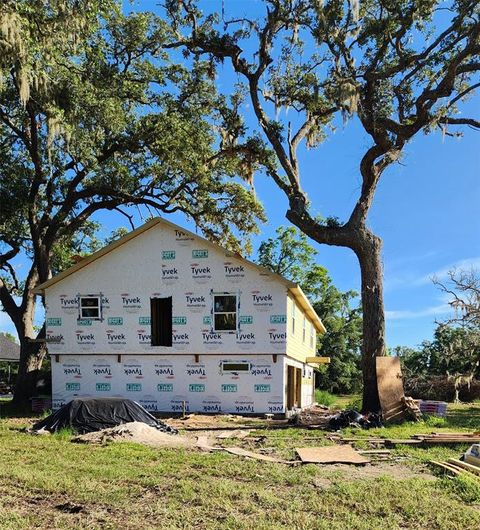 A home in Angleton