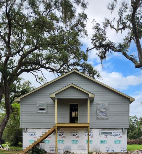 A home in Angleton