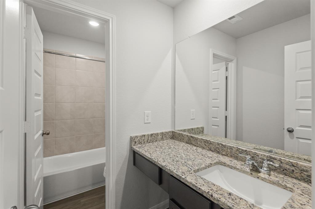 8109 Vanilla Orchid Drive, Houston, Texas image 12