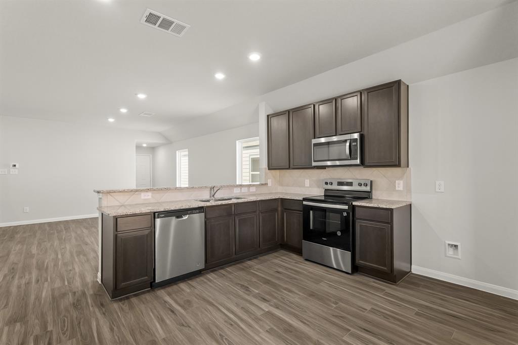 8109 Vanilla Orchid Drive, Houston, Texas image 7