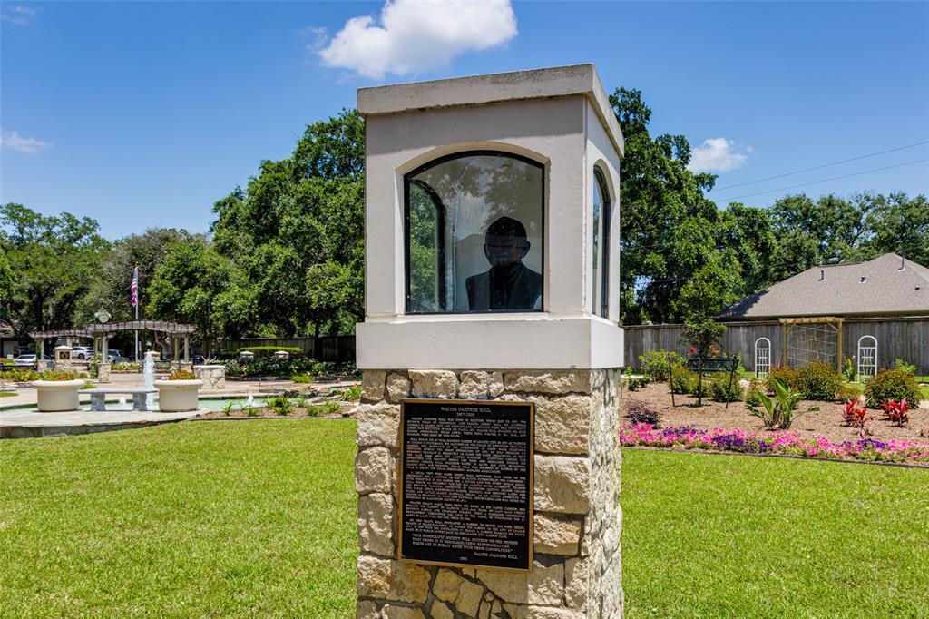 2120 Toyhill Falls Lane, League City, Texas image 11