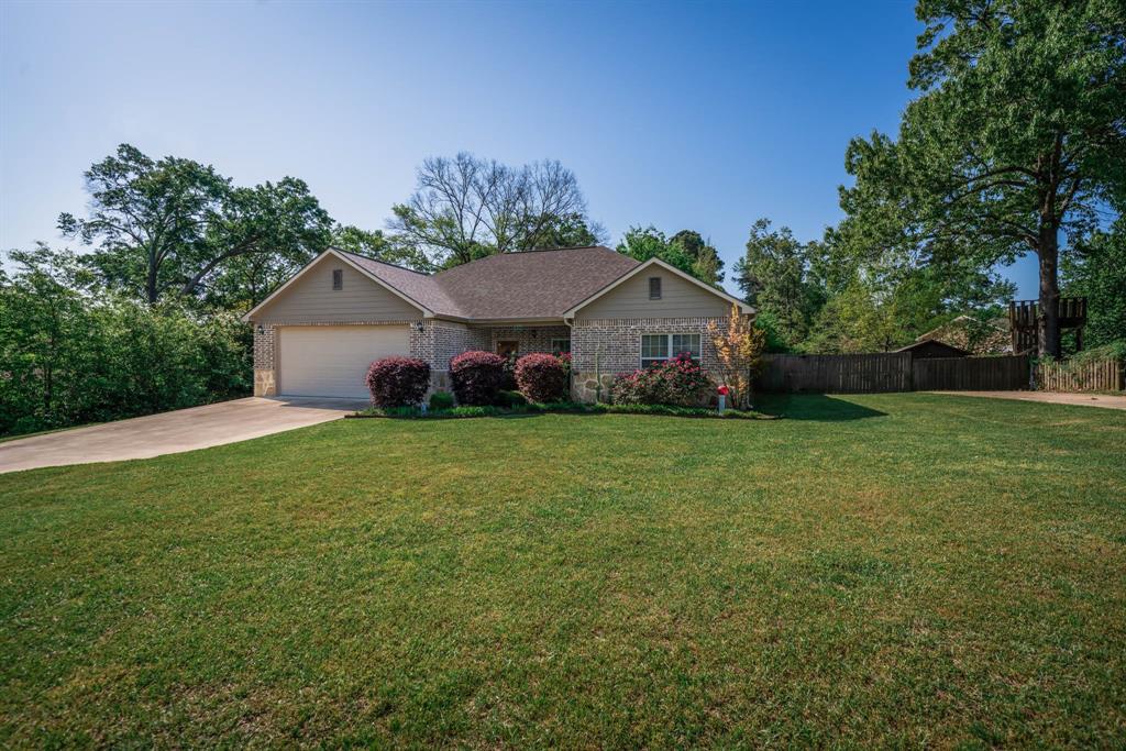 406 E Mari Beth Ln Ln, White Oak, Texas image 1