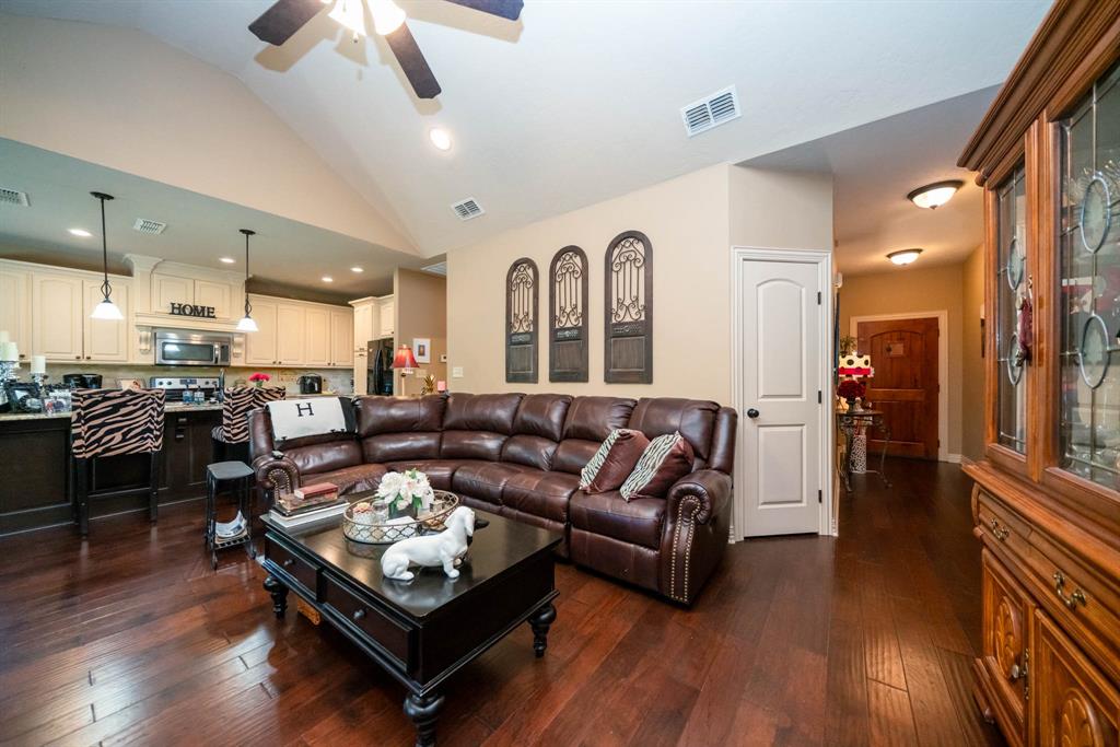 406 E Mari Beth Ln Ln, White Oak, Texas image 10