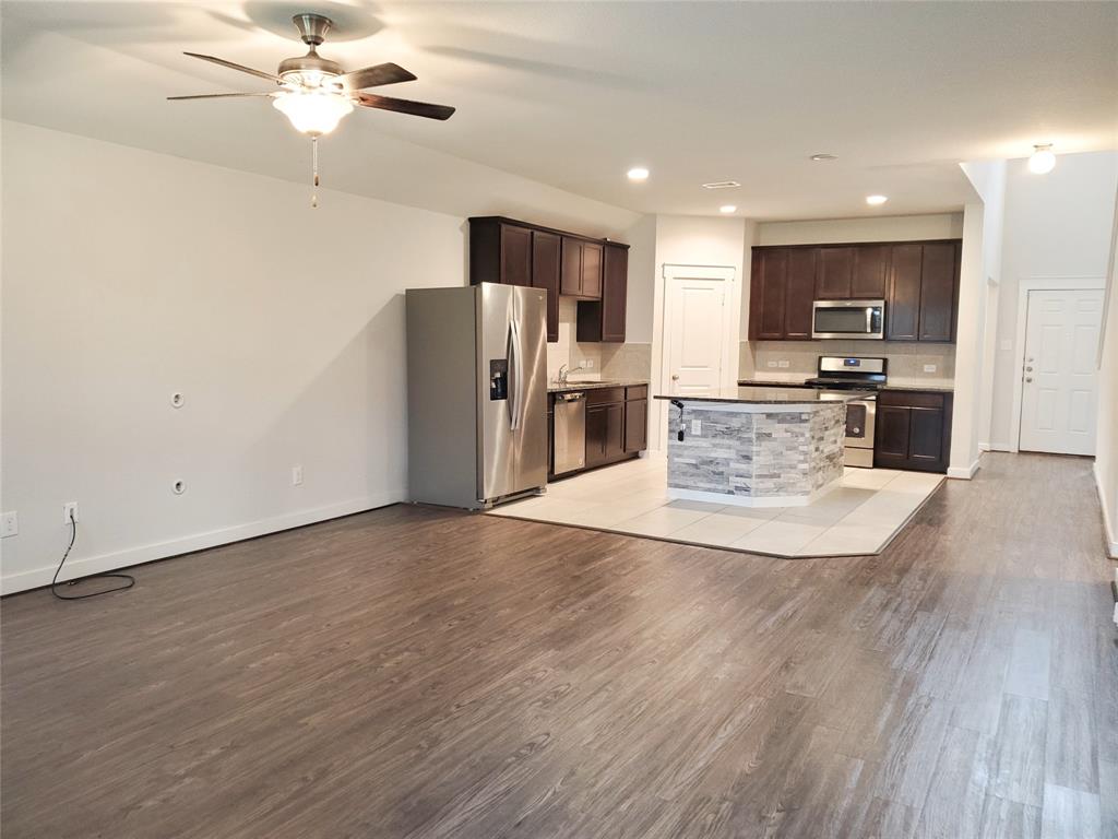 2726 Little Caney Way, Conroe, Texas image 6