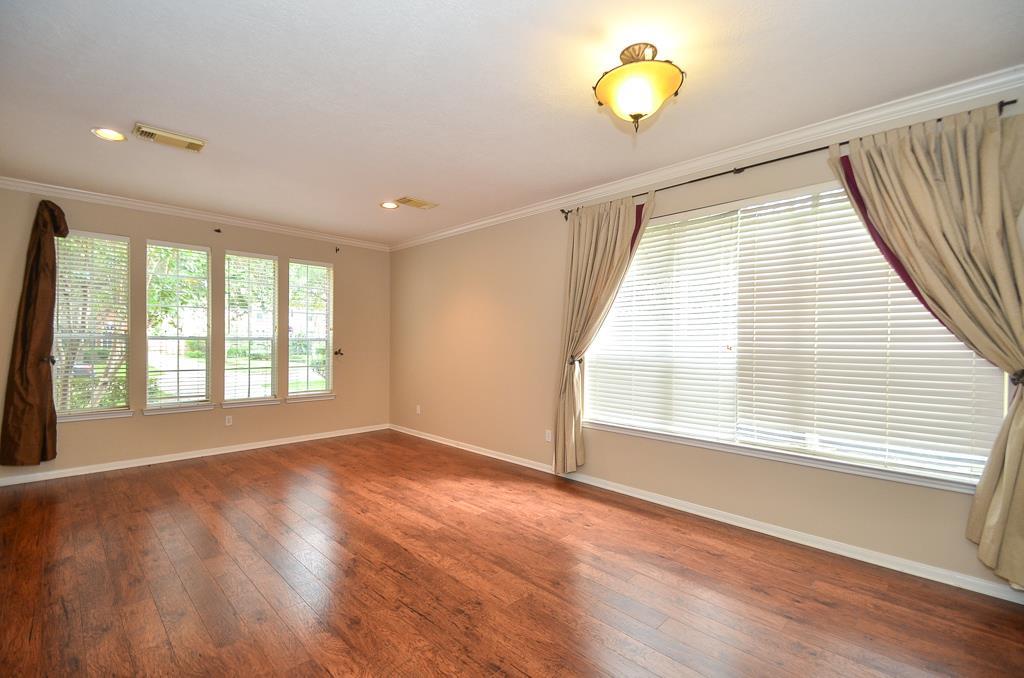 810 Blakely Bend Drive, Sugar Land, Texas image 8