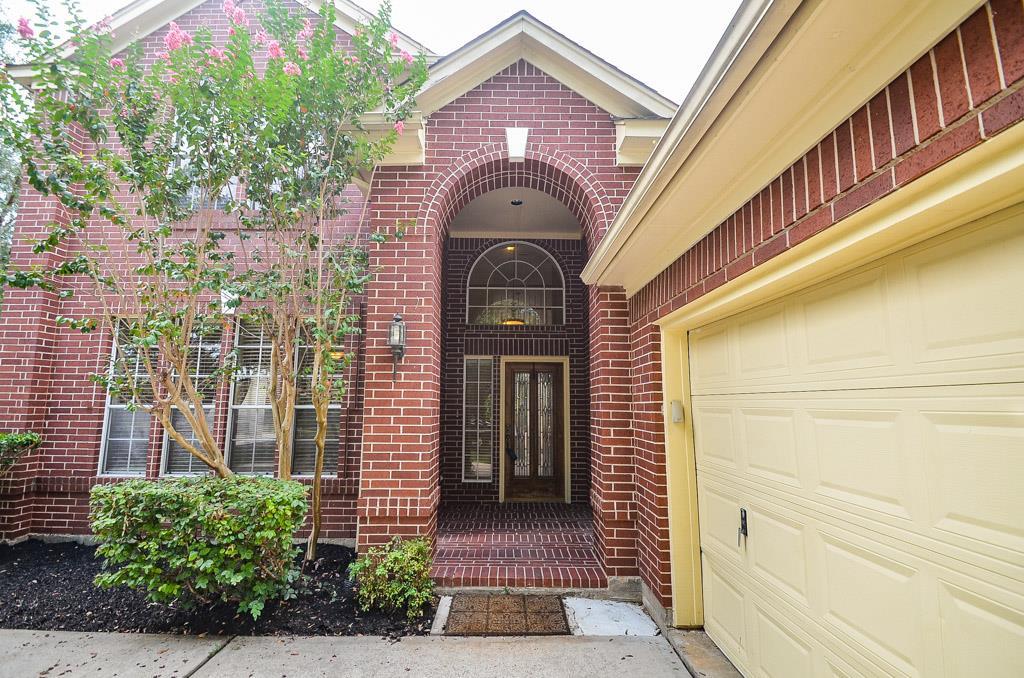 810 Blakely Bend Drive, Sugar Land, Texas image 3