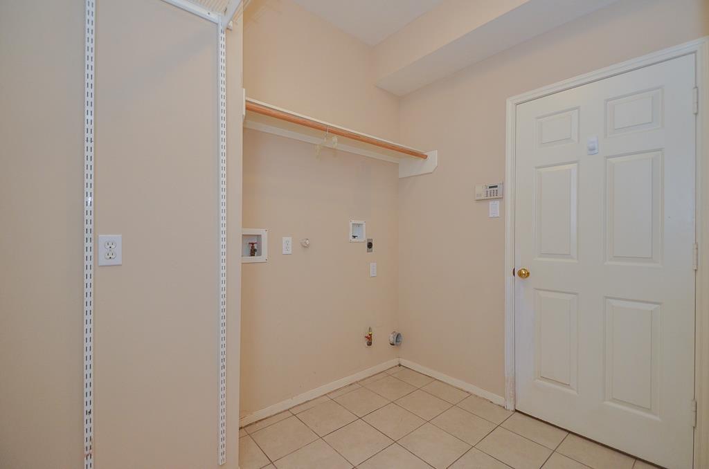 810 Blakely Bend Drive, Sugar Land, Texas image 28
