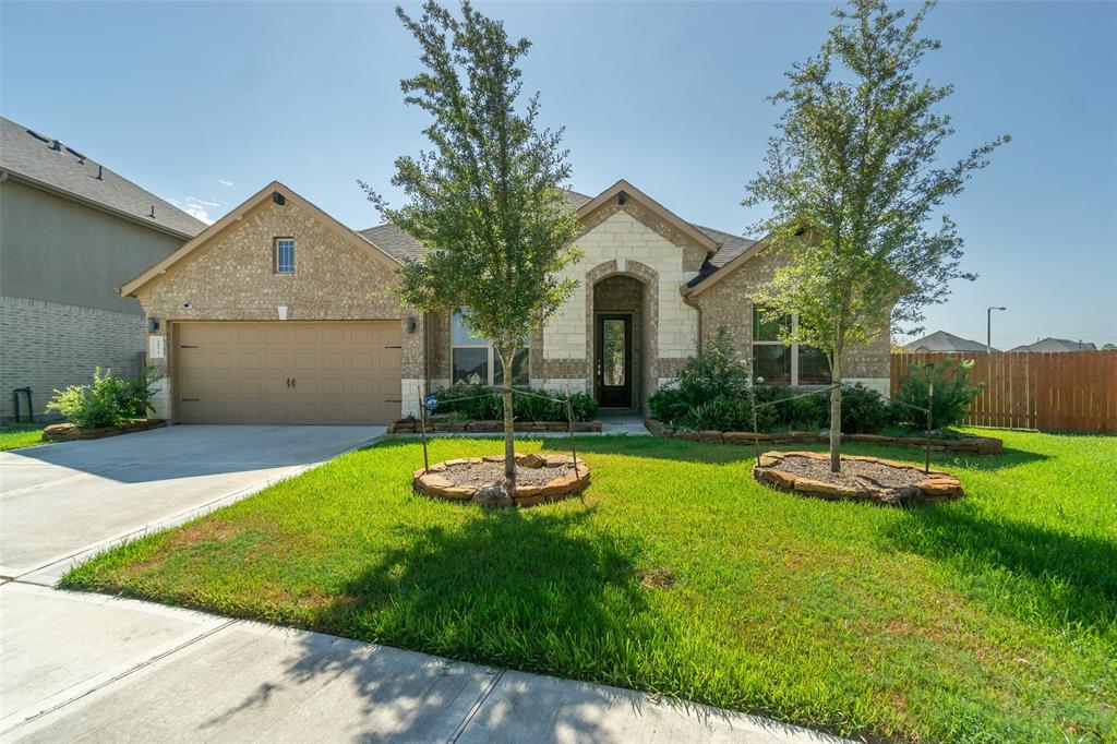 2572 Ravenna Court, Friendswood, Texas image 2