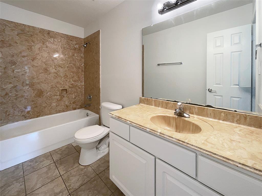 214 John Alber Road, Houston, Texas image 7