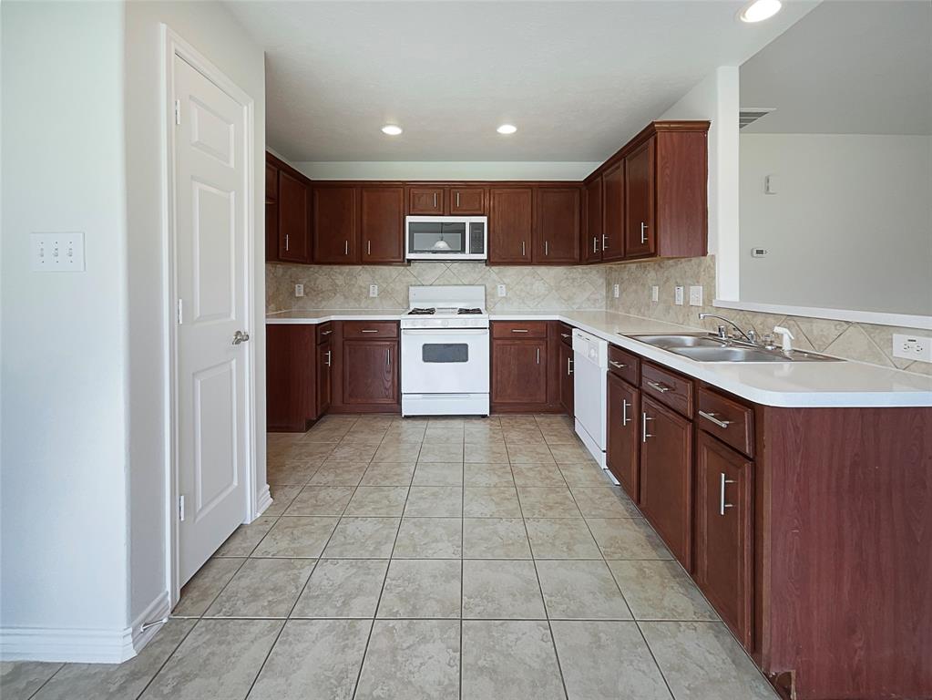 214 John Alber Road, Houston, Texas image 6