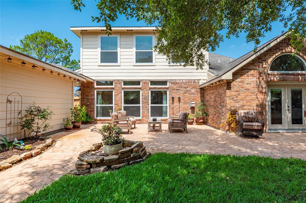 513 Meadow Bend Drive, Friendswood, Texas image 33