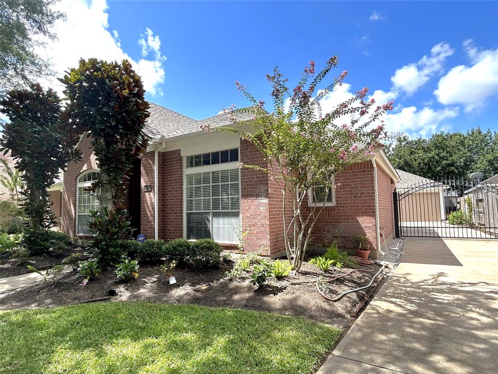 1919 Canyon Crest Drive, Sugar Land, Texas image 4