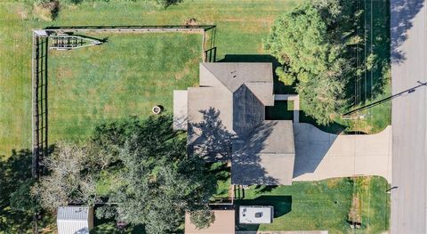 A home in Angleton