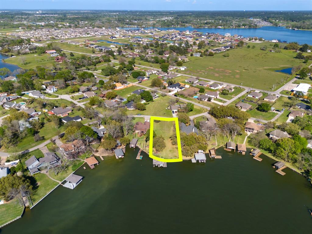13476 Hawthorne Drive, Willis, Texas image 2
