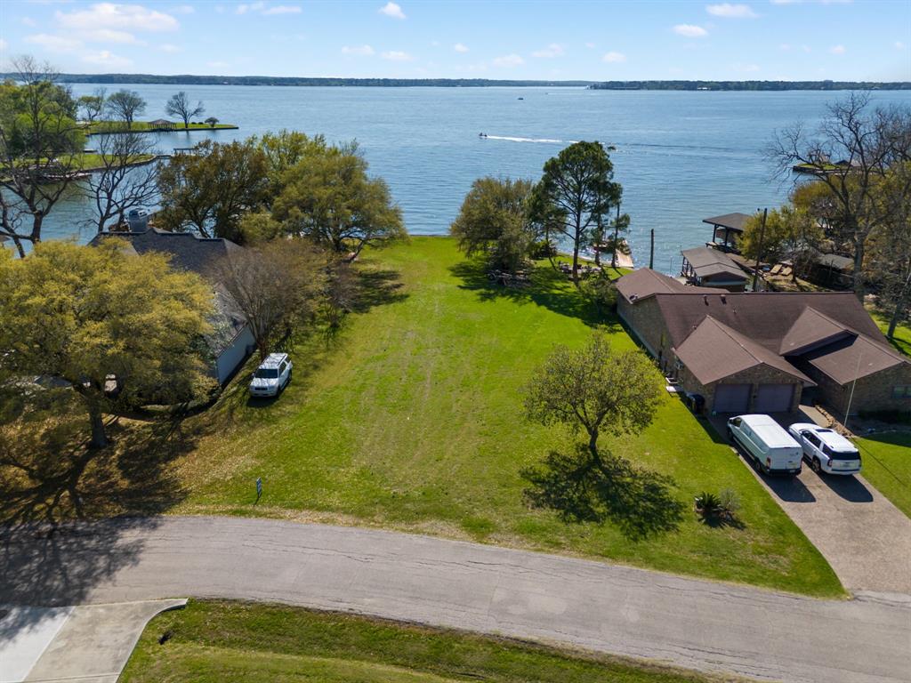 13476 Hawthorne Drive, Willis, Texas image 5