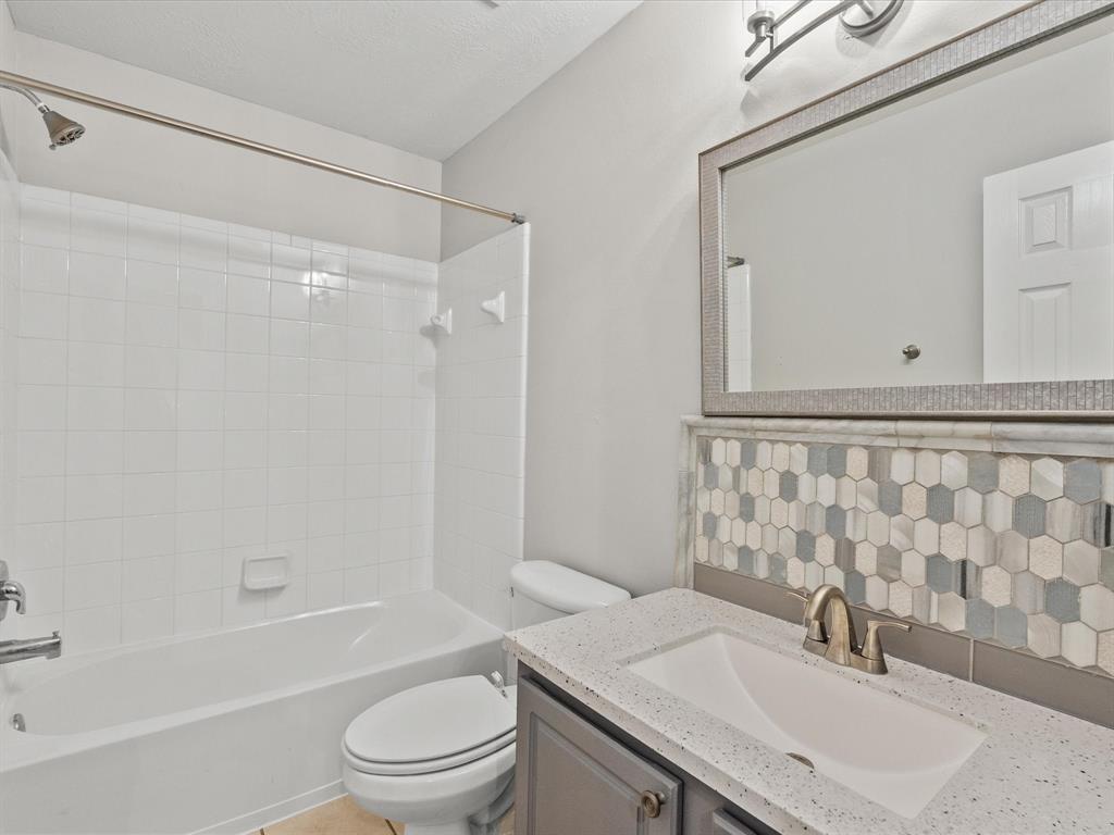 471 Folk Crest Lane, Dickinson, Texas image 23