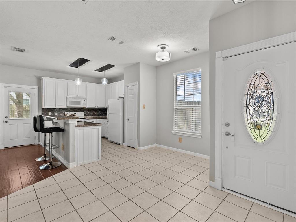 471 Folk Crest Lane, Dickinson, Texas image 5