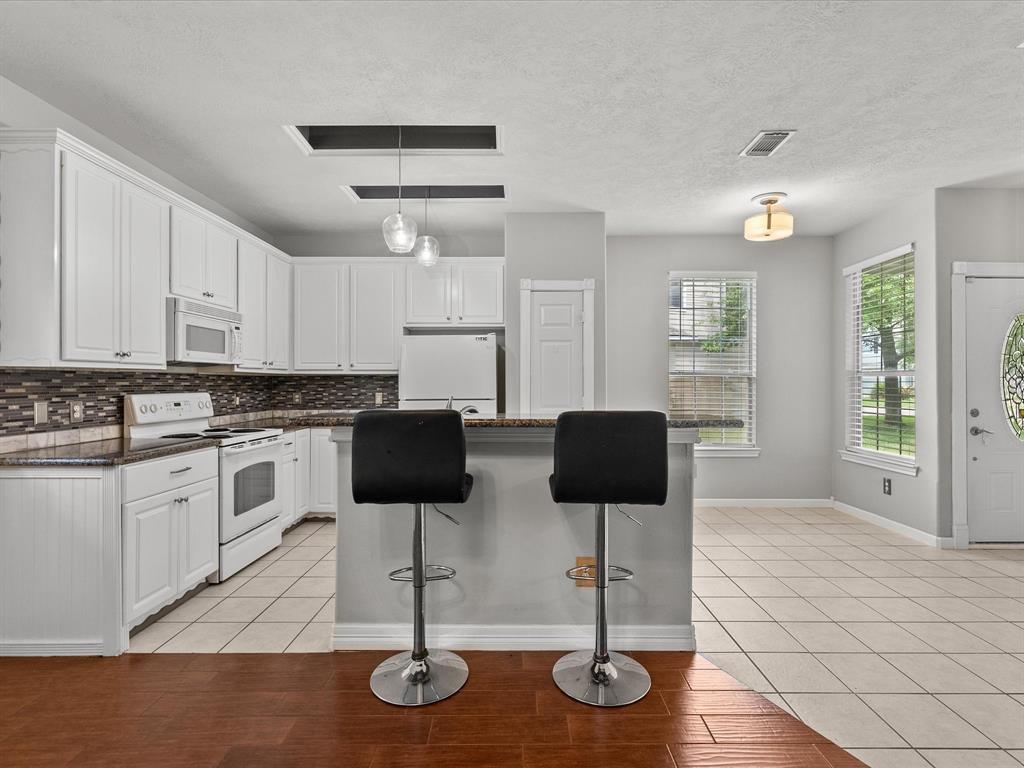 471 Folk Crest Lane, Dickinson, Texas image 6