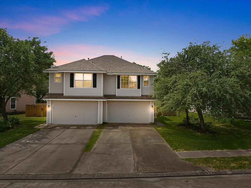 471 Folk Crest Lane, Dickinson, Texas image 1