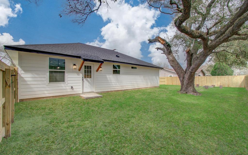 1404 Oakwood Street, Navasota, Texas image 3