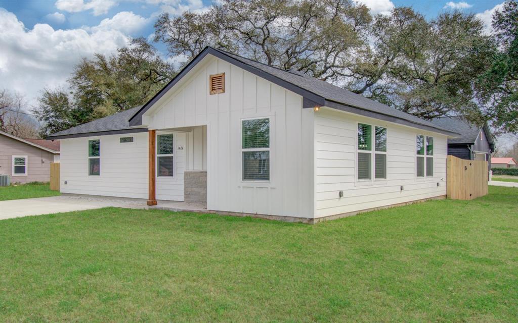1404 Oakwood Street, Navasota, Texas image 4
