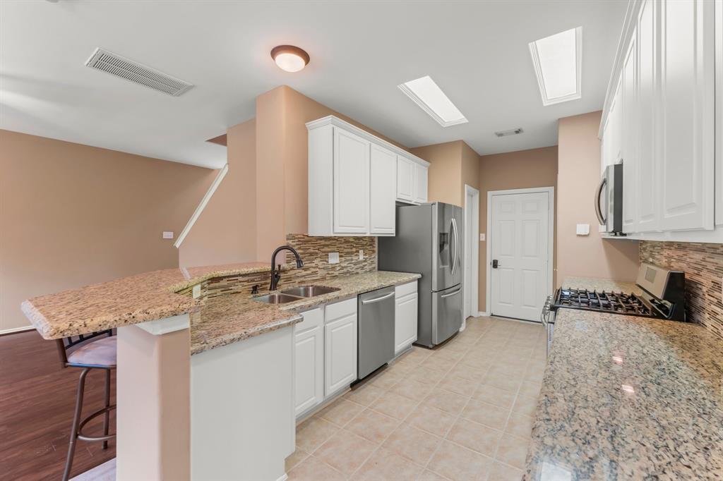 50 Leafstalk Court, The Woodlands, Texas image 9