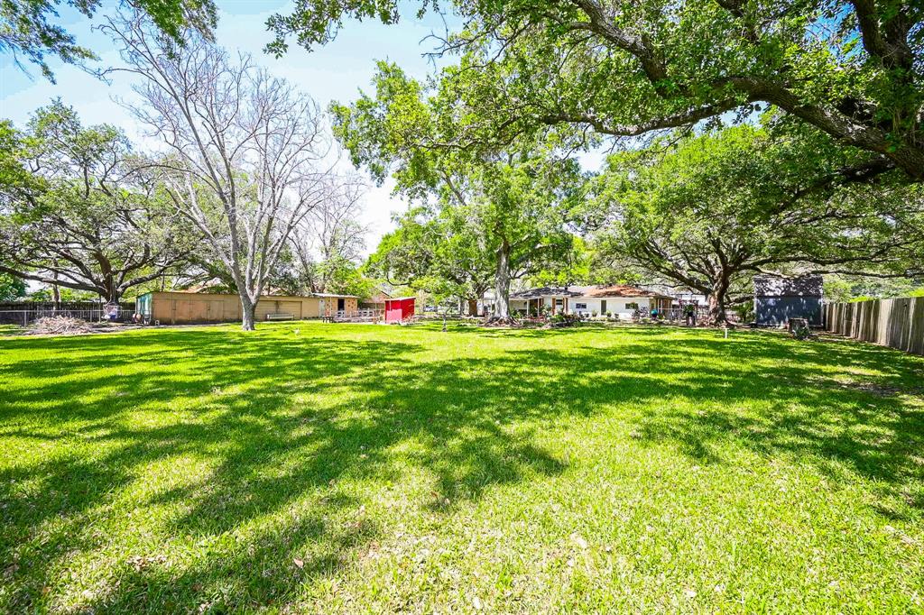 1470 E South Street, Alvin, Texas image 30