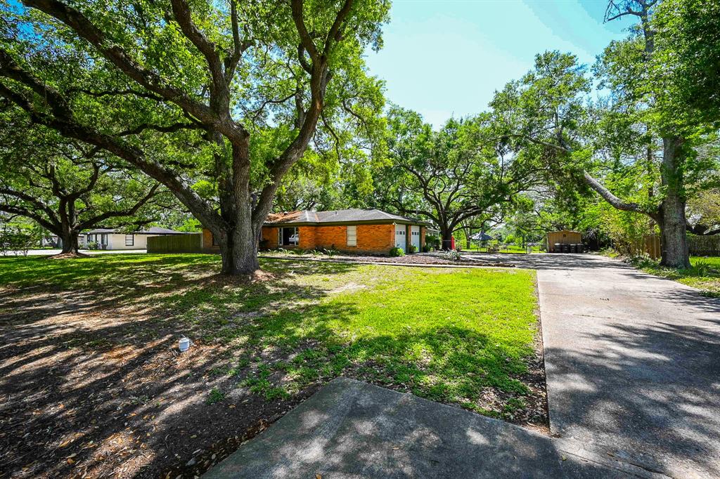 1470 E South Street, Alvin, Texas image 2