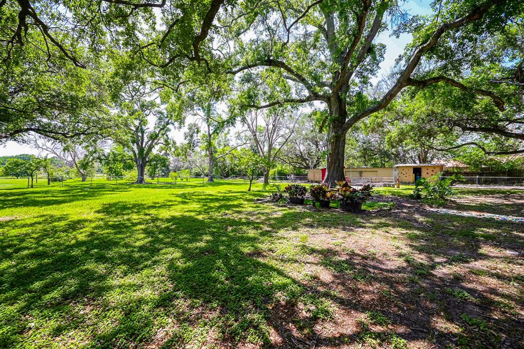 1470 E South Street, Alvin, Texas image 27