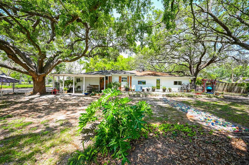 1470 E South Street, Alvin, Texas image 32
