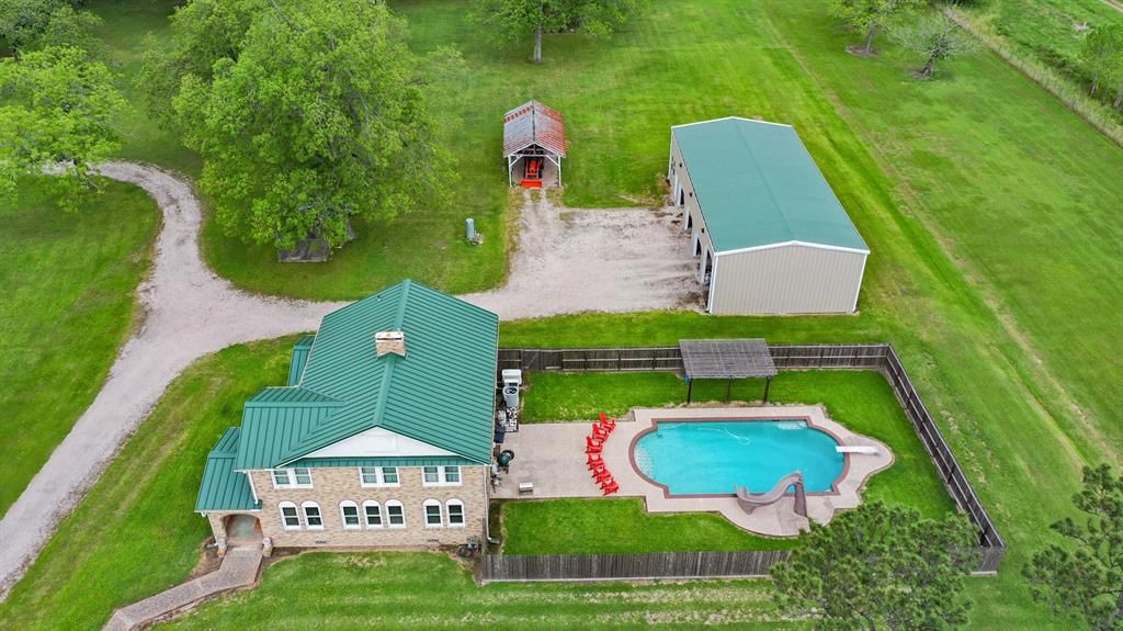 Photo of 2222 N Main Street, Highlands, TX 77562 (MLS # 48969547)