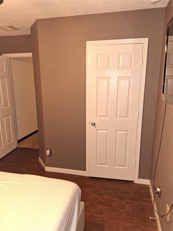 2519 Skyview Point Drive, Houston, Texas image 5