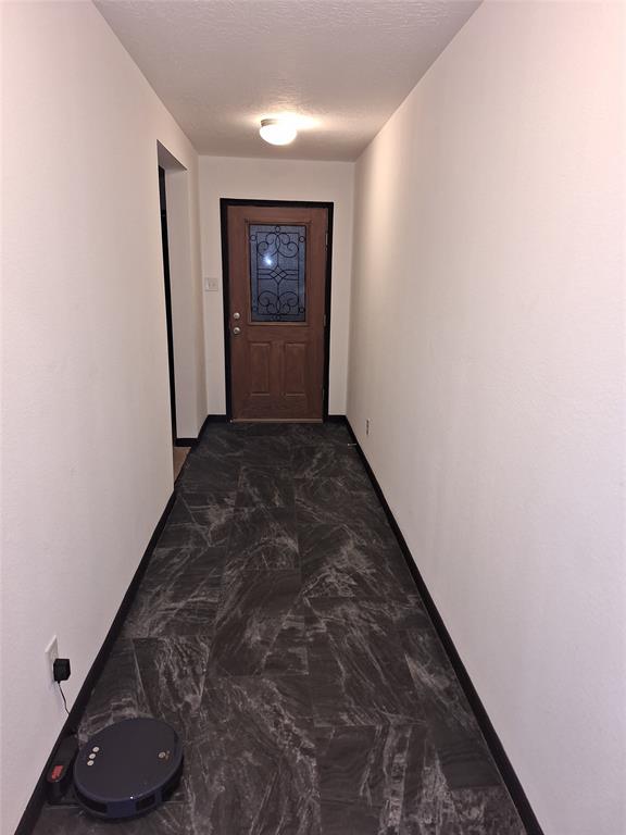 2519 Skyview Point Drive, Houston, Texas image 2
