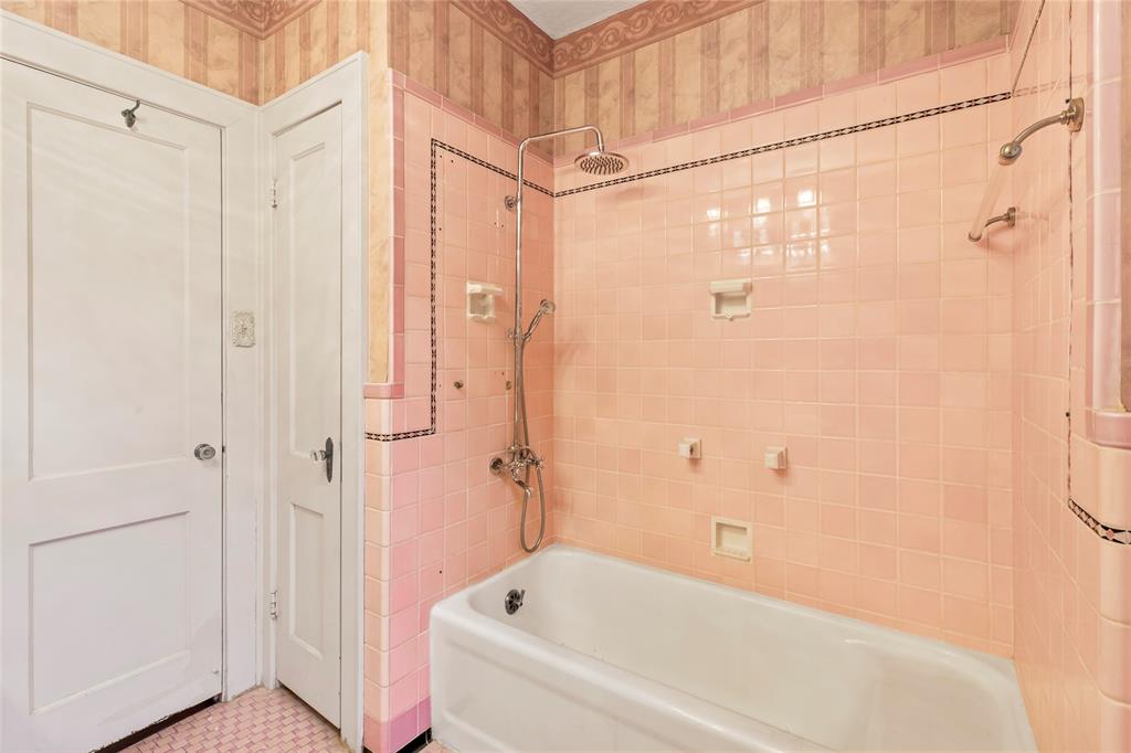 5012 Woodrow Avenue, Galveston, Texas image 35