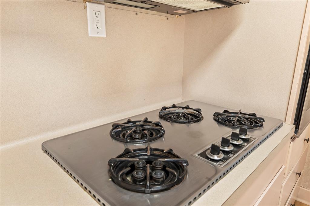 5012 Woodrow Avenue, Galveston, Texas image 24