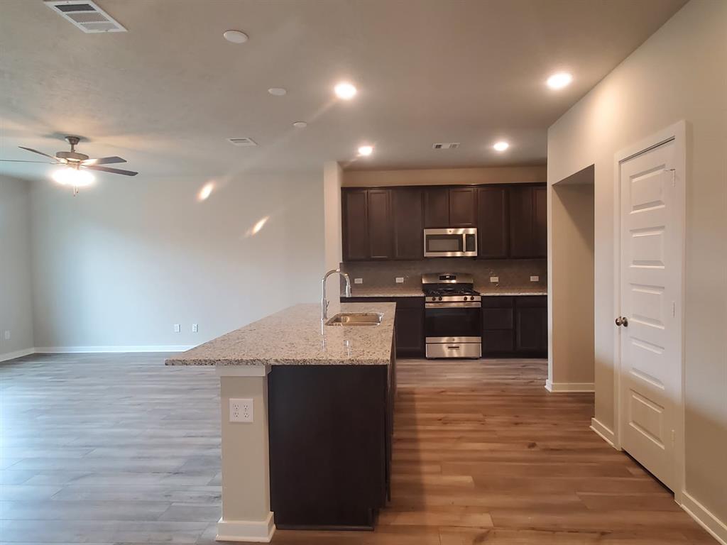 1408 Lake Ridge Drive, Brenham, Texas image 7