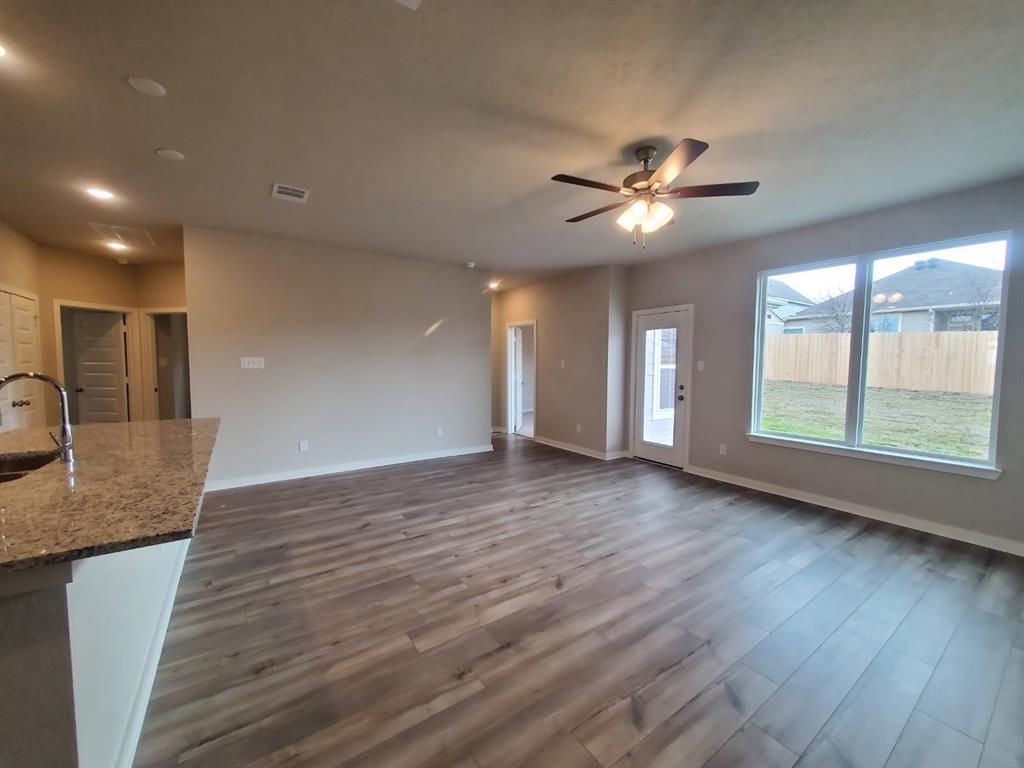 1408 Lake Ridge Drive, Brenham, Texas image 10