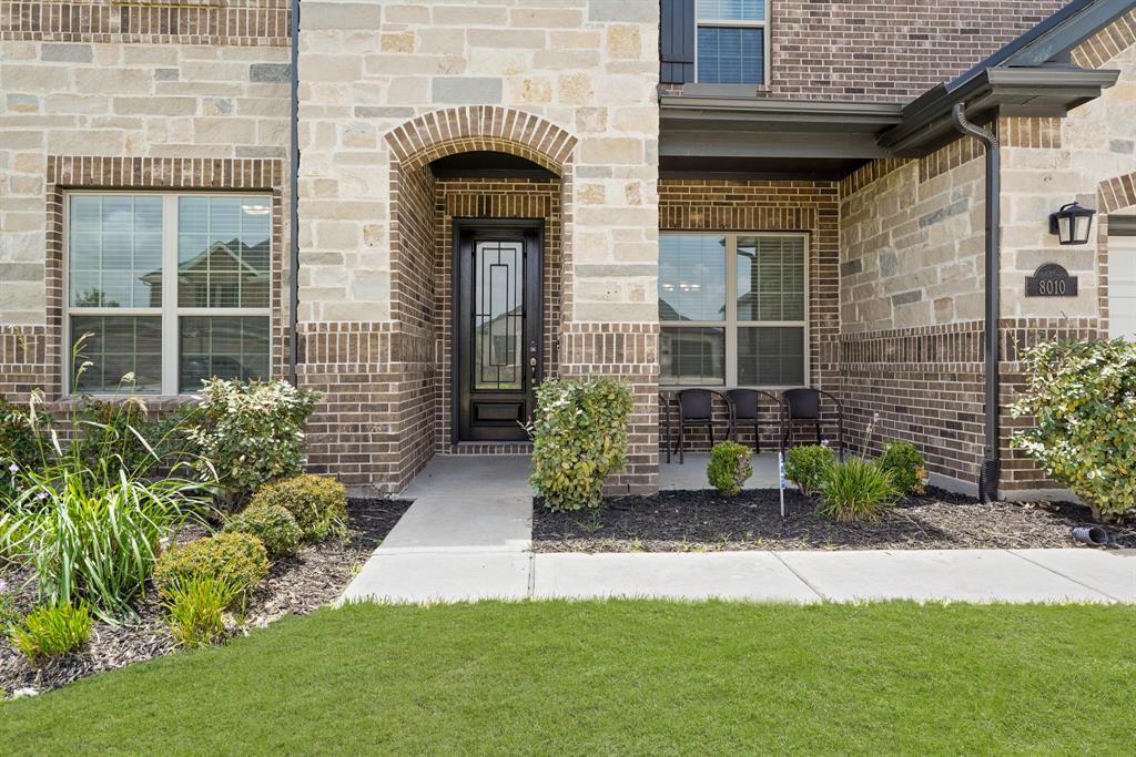 8010 Chantilly Manor