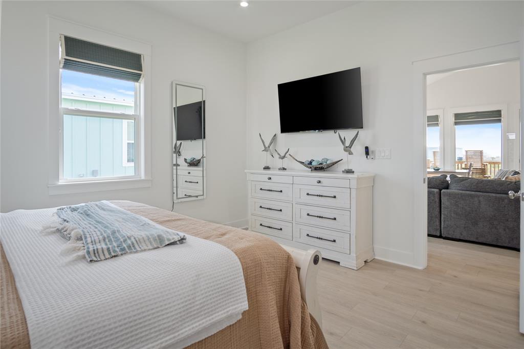986 Bolivar Dunes Boulevard, Gilchrist, Texas image 21