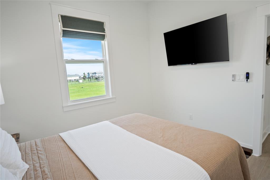 986 Bolivar Dunes Boulevard, Gilchrist, Texas image 31