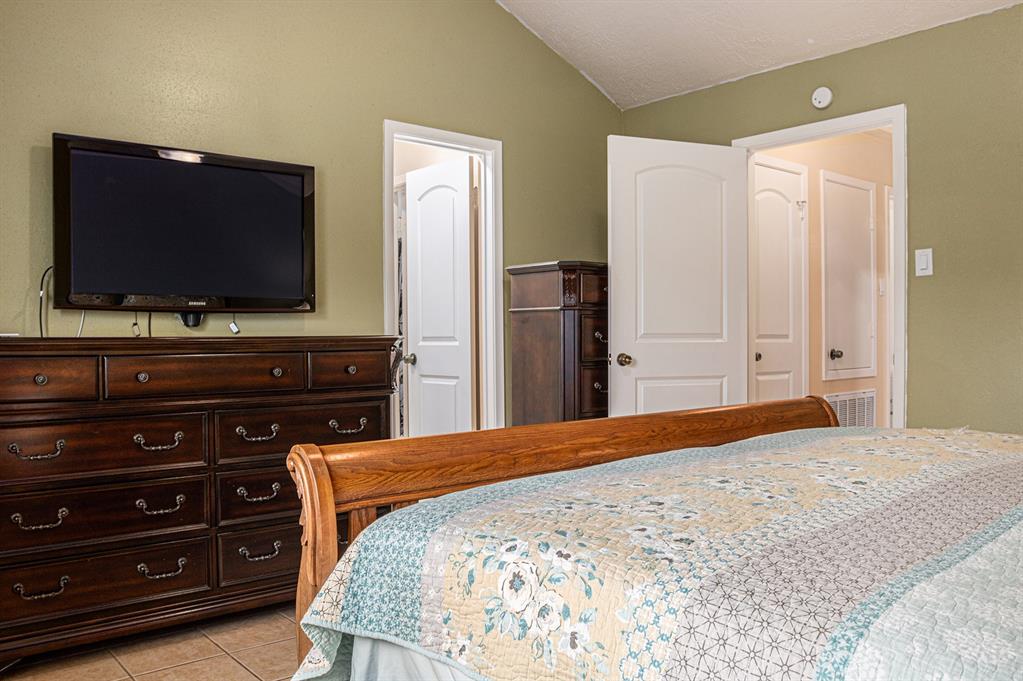 2334 Morning Meadow Drive, Missouri City, Texas image 19