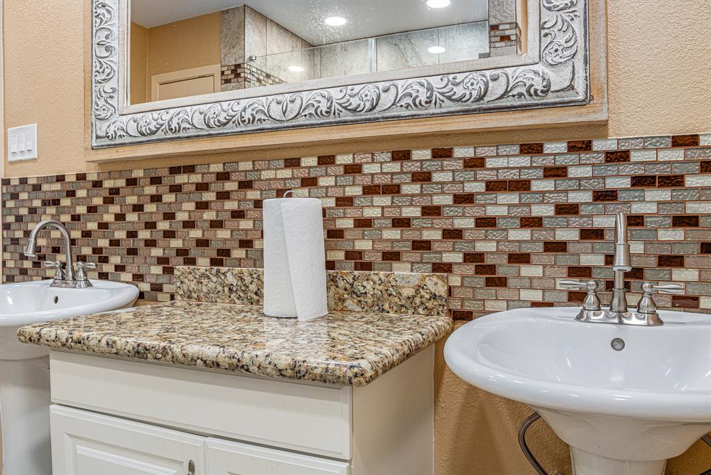 2334 Morning Meadow Drive, Missouri City, Texas image 23