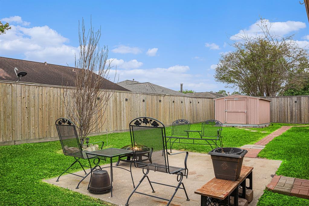 2334 Morning Meadow Drive, Missouri City, Texas image 35