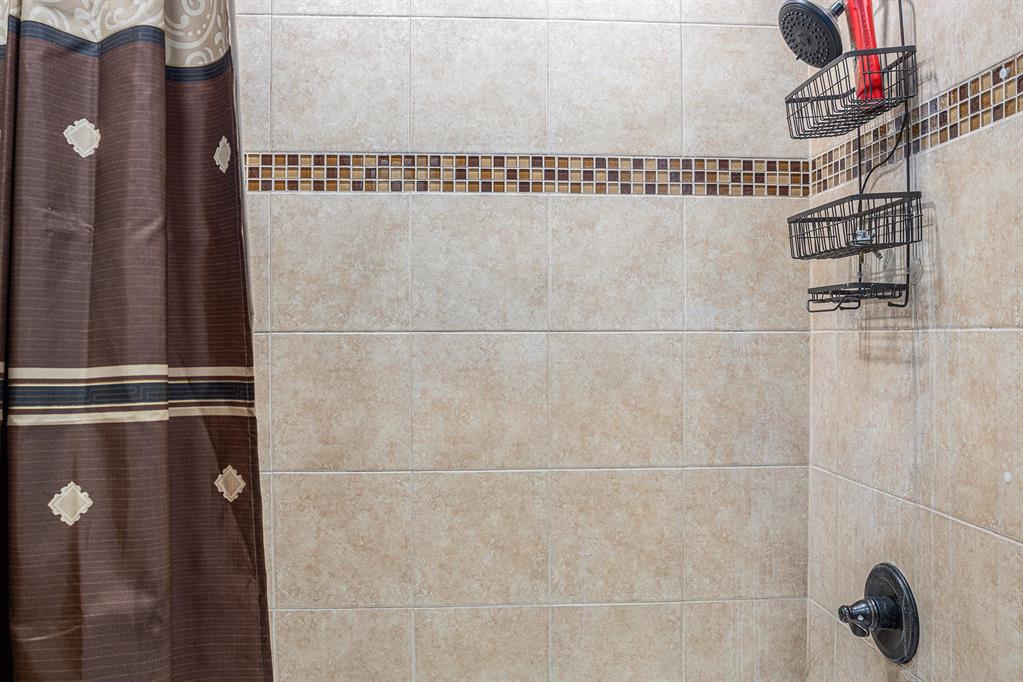 2334 Morning Meadow Drive, Missouri City, Texas image 31